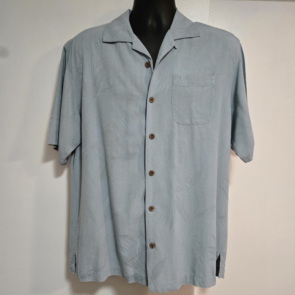 Tommy Bahama Size M Pale Blue 100% Silk Hawaiian Palm Leaf Print Loop Minimalist